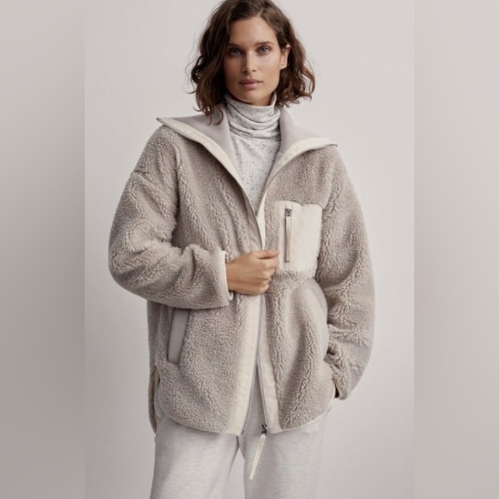 Varley Myla Zip Through Sherpa Jacket in Sandshell Size S